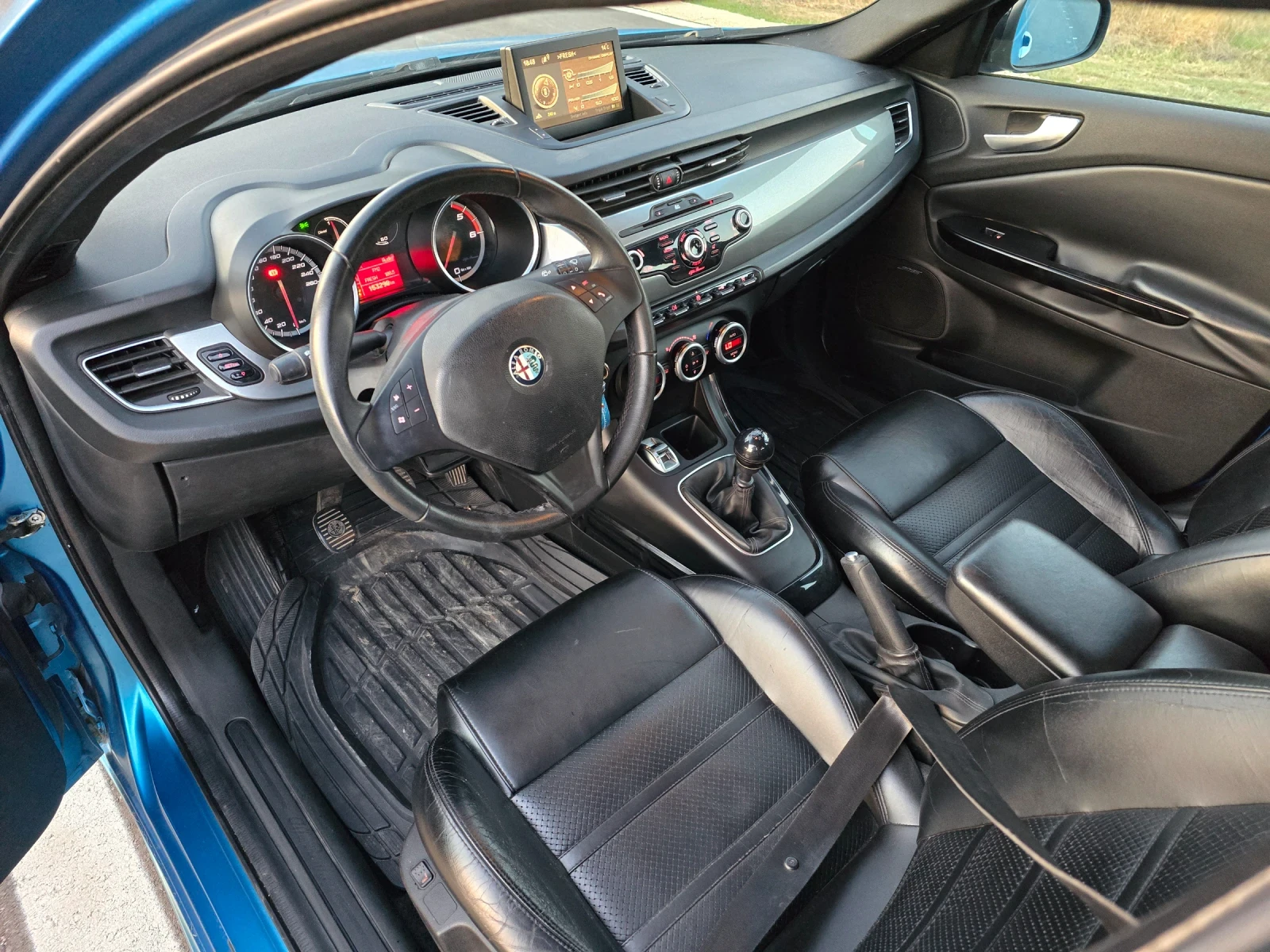 Alfa Romeo Giulietta BlueMatt - изображение 7