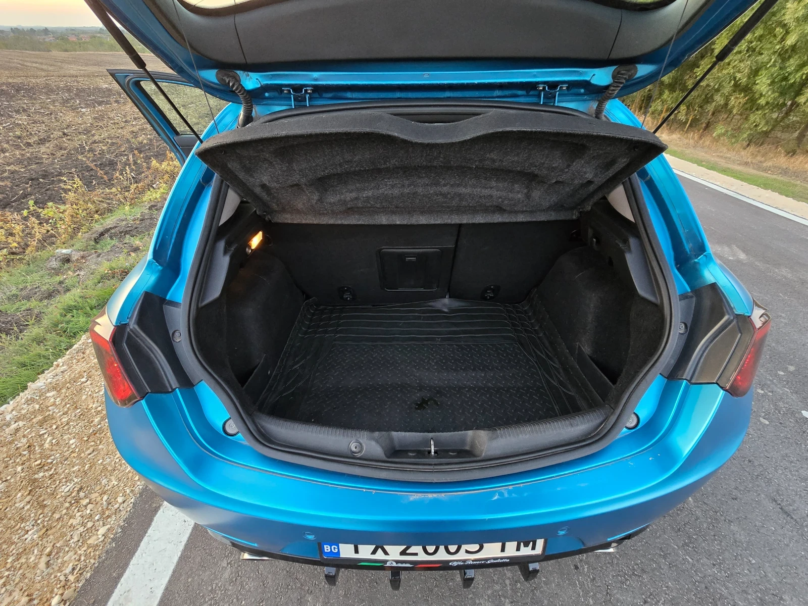 Alfa Romeo Giulietta BlueMatt - изображение 10