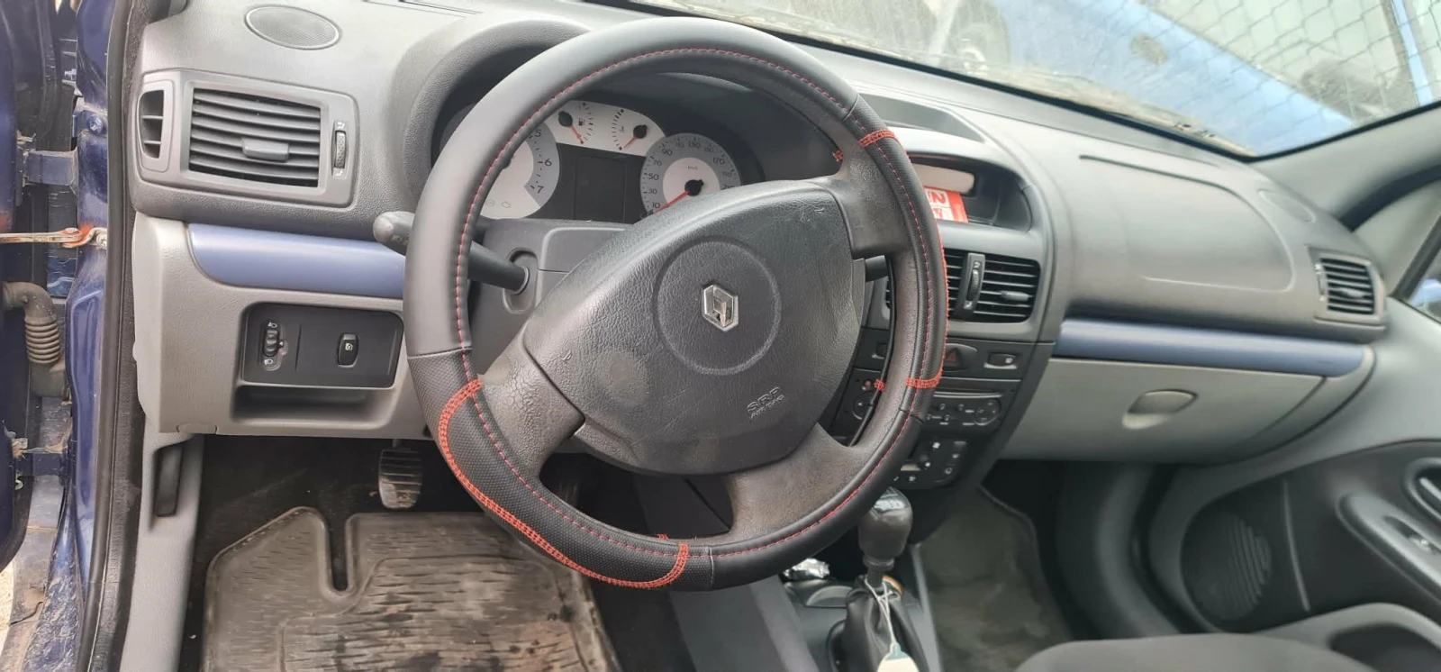 Renault Clio, снимка 8 - Автомобили и джипове - 53771005