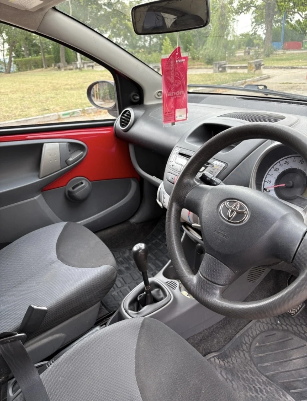 Toyota Aygo 1.0 clima, снимка 7 - Автомобили и джипове - 53829789