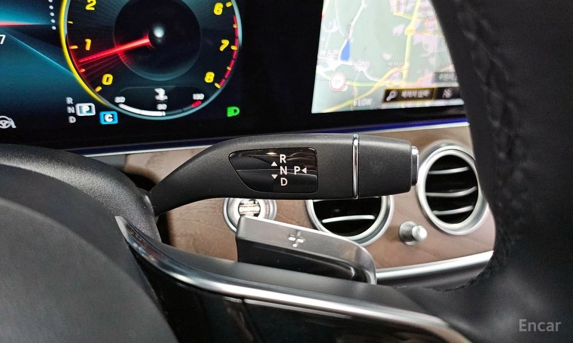 Mercedes-Benz E 250, снимка 9 - Автомобили и джипове - 53867352