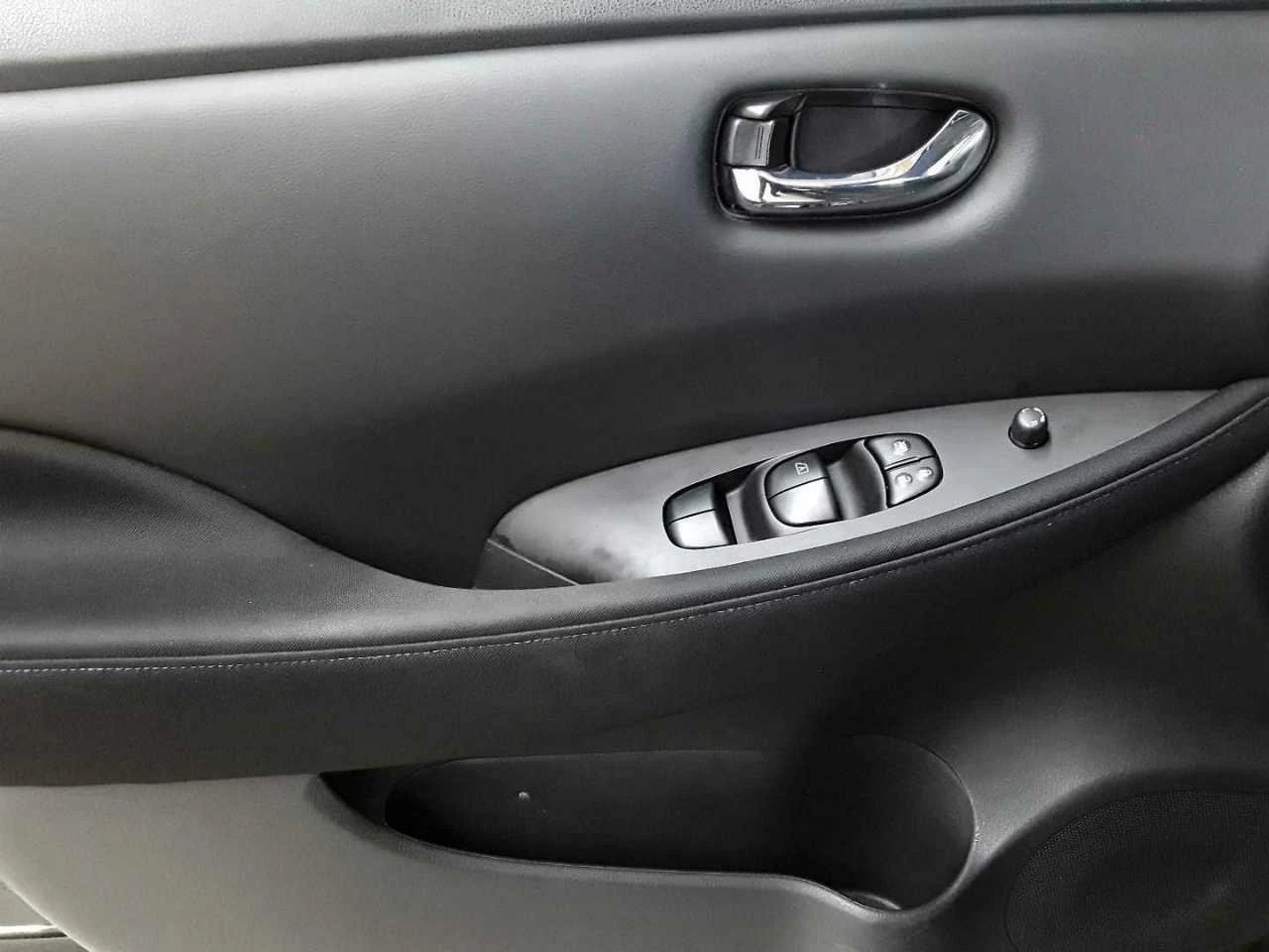 Nissan Leaf  40 kWh - Electric, снимка 5 - Автомобили и джипове - 53998195