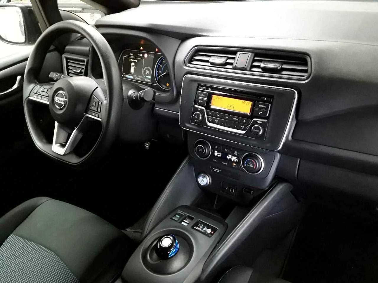 Nissan Leaf  40 kWh - Electric, снимка 8 - Автомобили и джипове - 53998195