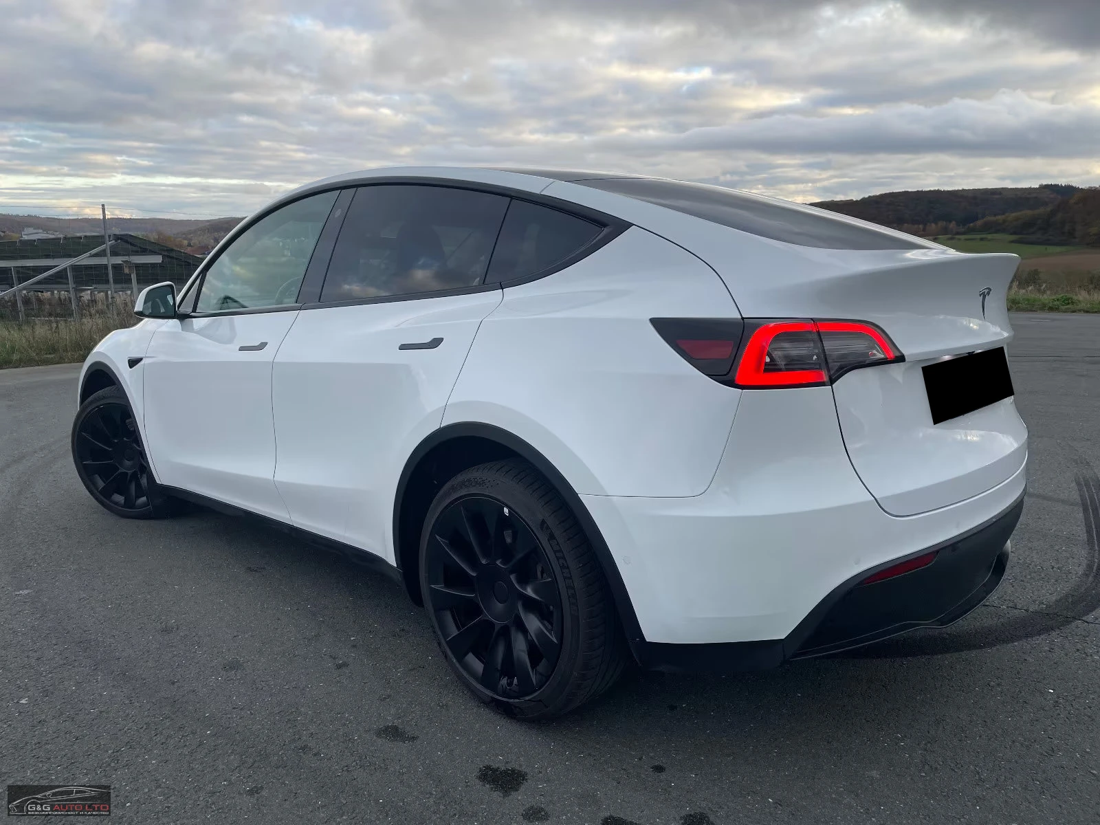 Tesla Model Y LONG-RANGE/HP/4X4/CAM/NAVI/PANO/269z, снимка 3 - Автомобили и джипове - 54110647