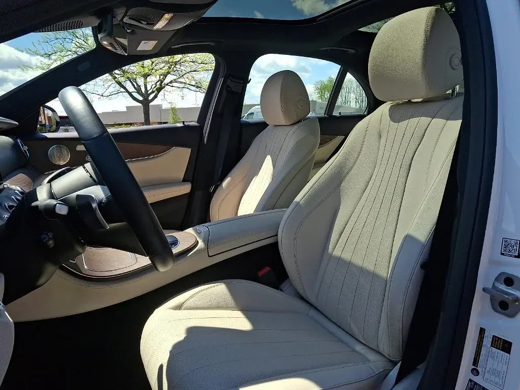 Mercedes-Benz E 350 4MATIC, снимка 11 - Автомобили и джипове - 54429722