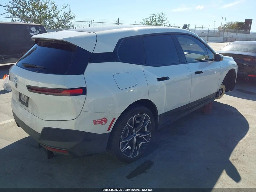 BMW iX xDrive50, снимка 4 - Автомобили и джипове - 54664198
