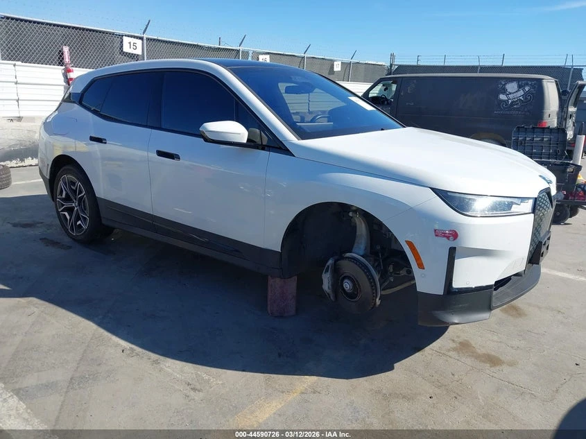 BMW iX xDrive50