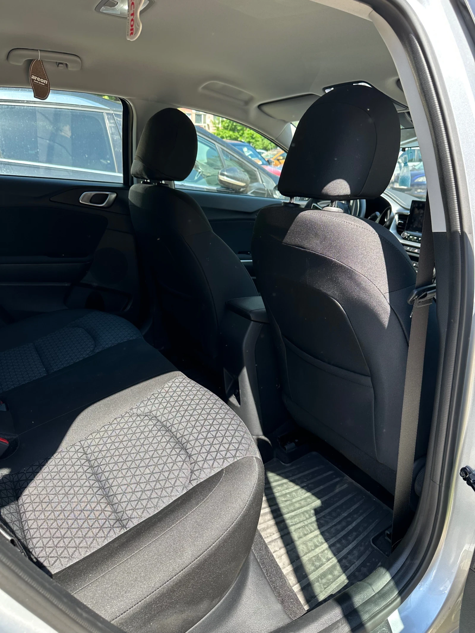 Kia Ceed 1.0 T-GDI, снимка 9 - Автомобили и джипове - 54667706