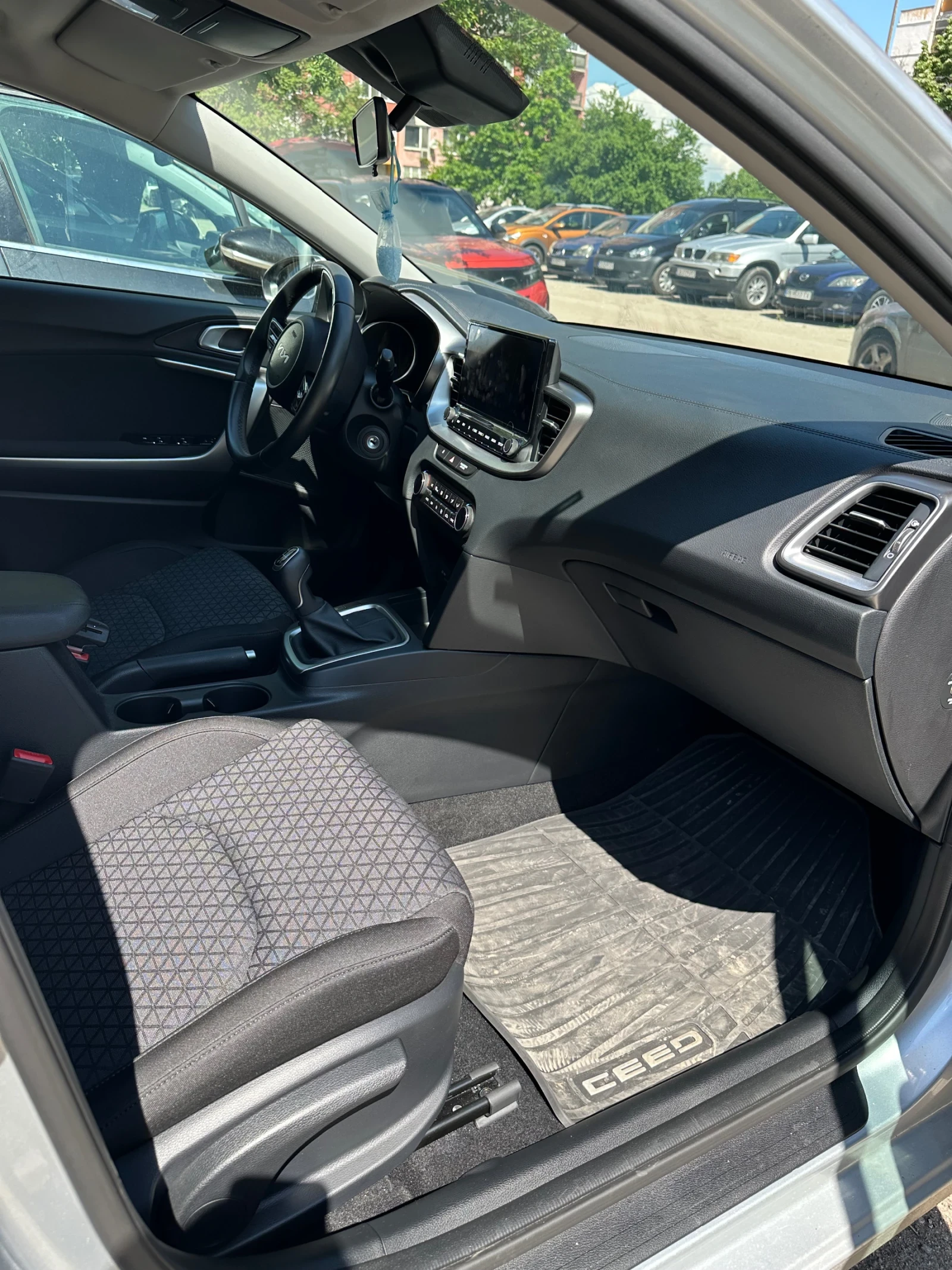 Kia Ceed 1.0 T-GDI, снимка 7 - Автомобили и джипове - 54667706