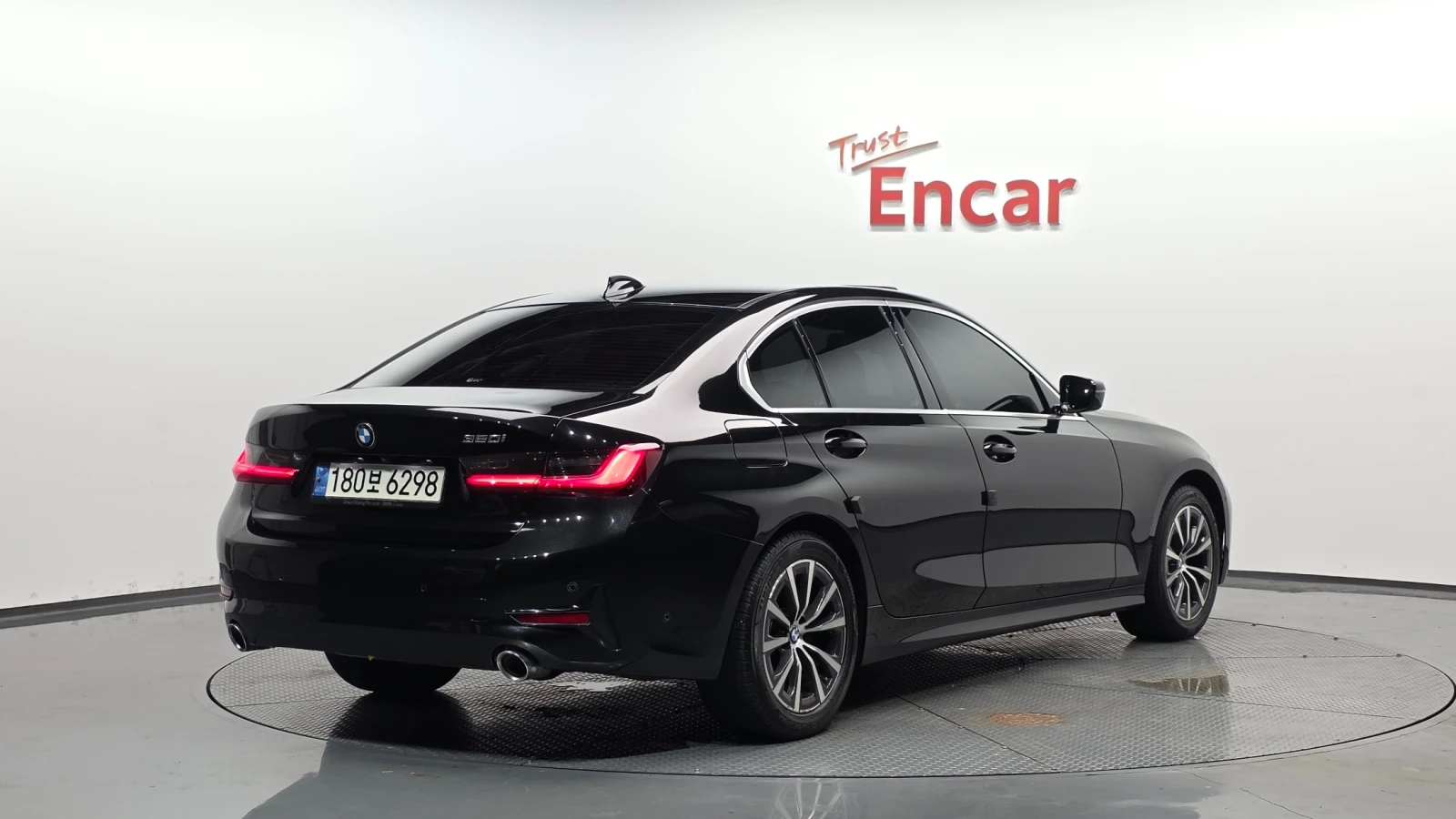 BMW 320 320i | HUD | Навигация | LED Фарове, снимка 2 - Автомобили и джипове - 55033799