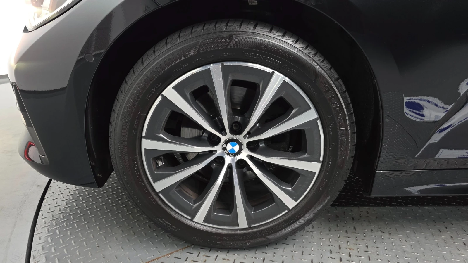 BMW 320 320i | HUD | Навигация | LED Фарове, снимка 17 - Автомобили и джипове - 55033799