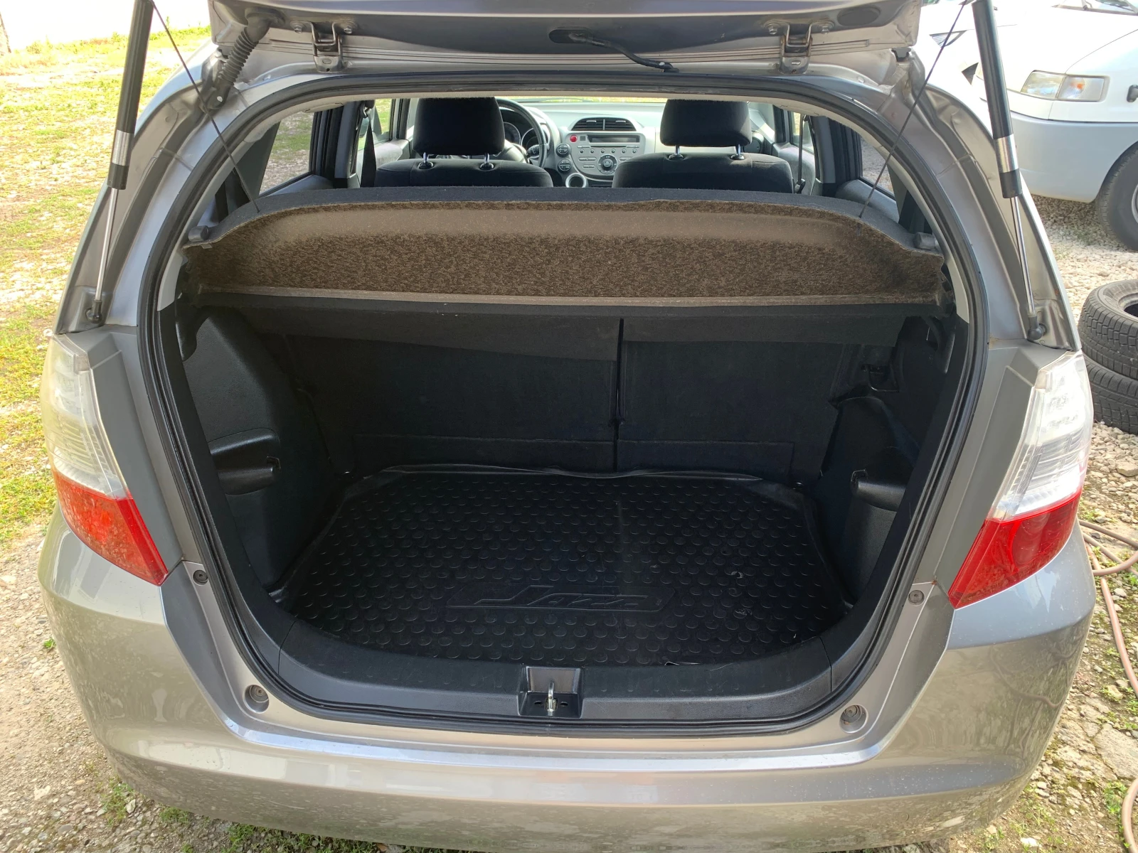 Honda Jazz 1.4, снимка 8 - Автомобили и джипове - 55170486
