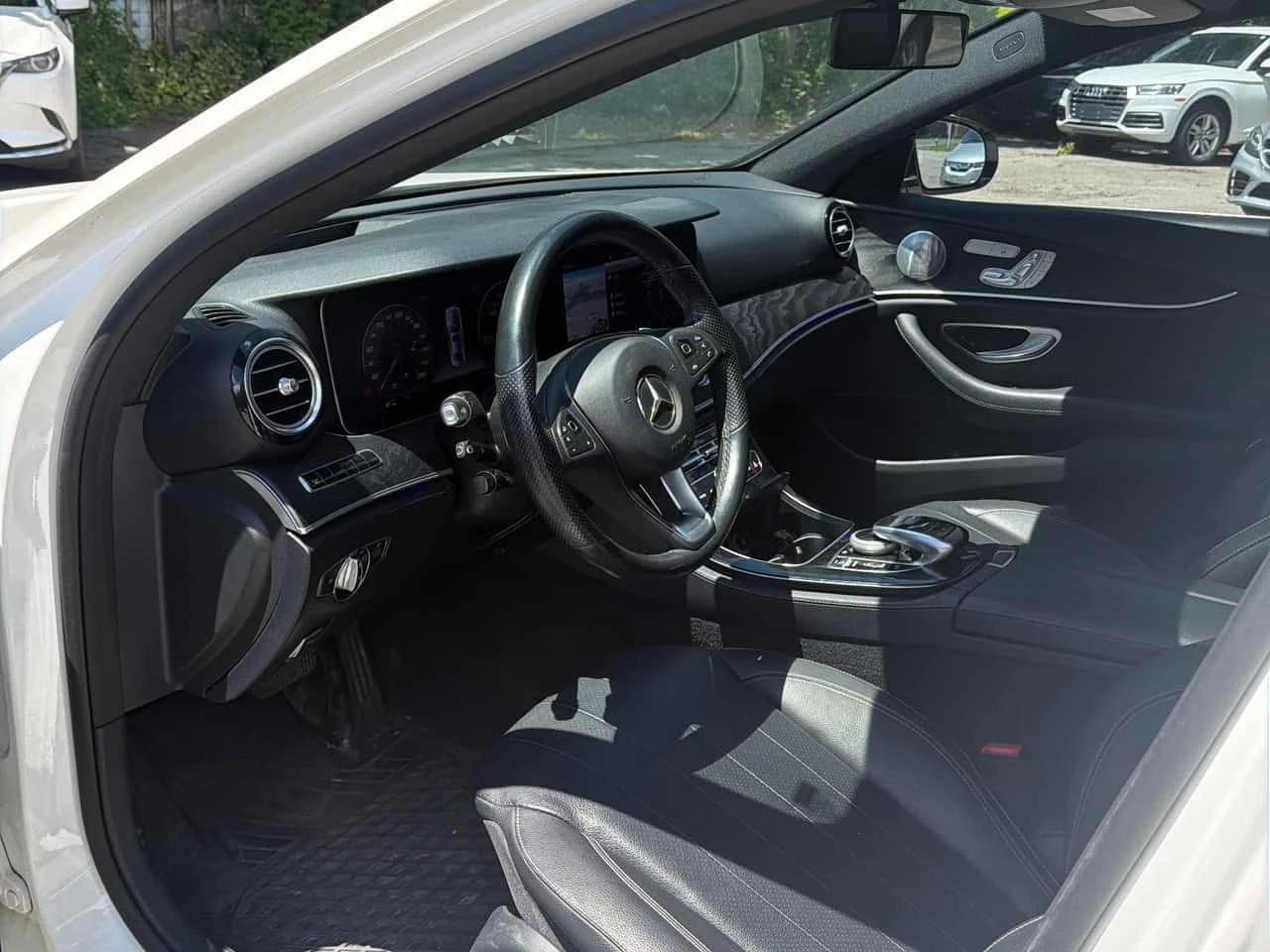 Mercedes-Benz E 300 * ГЛАВНО ПРЕДСТАВИТЕЛСТВО * CARFAX, снимка 5 - Автомобили и джипове - 55546066