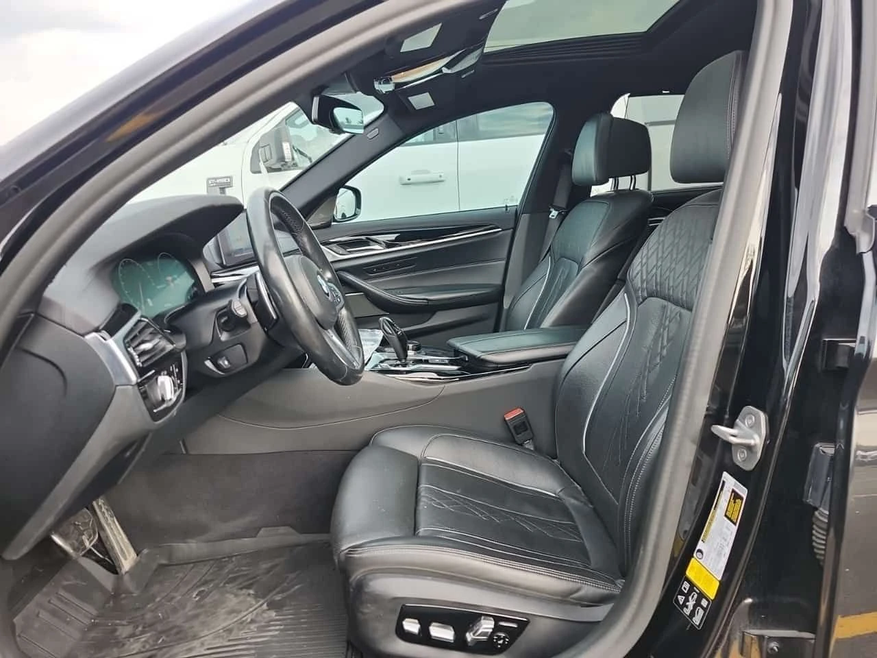 BMW 550 * M550I XDRIVE * АВТОКРЕДИТ* , снимка 5 - Автомобили и джипове - 55649434