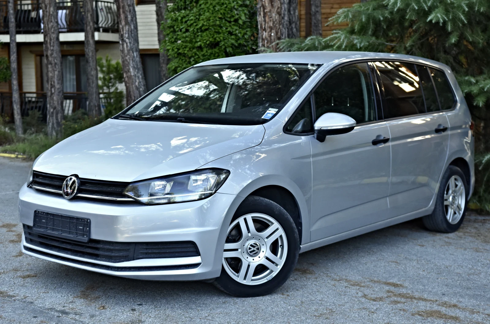 VW Touran, снимка 2 - Автомобили и джипове - 55653084