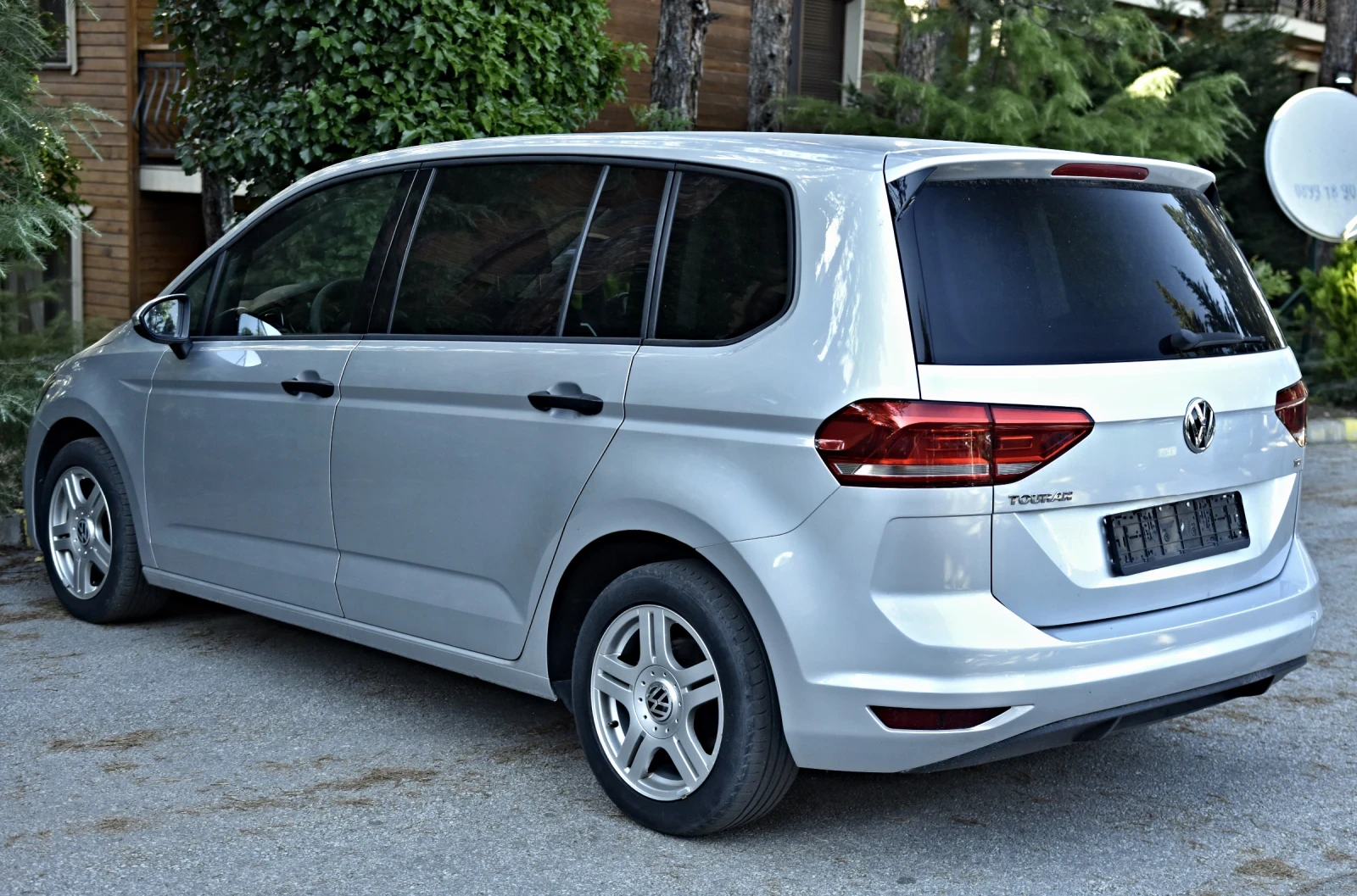 VW Touran, снимка 6 - Автомобили и джипове - 55653084