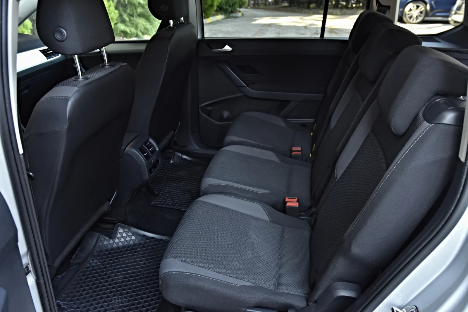 VW Touran, снимка 8 - Автомобили и джипове - 55653084