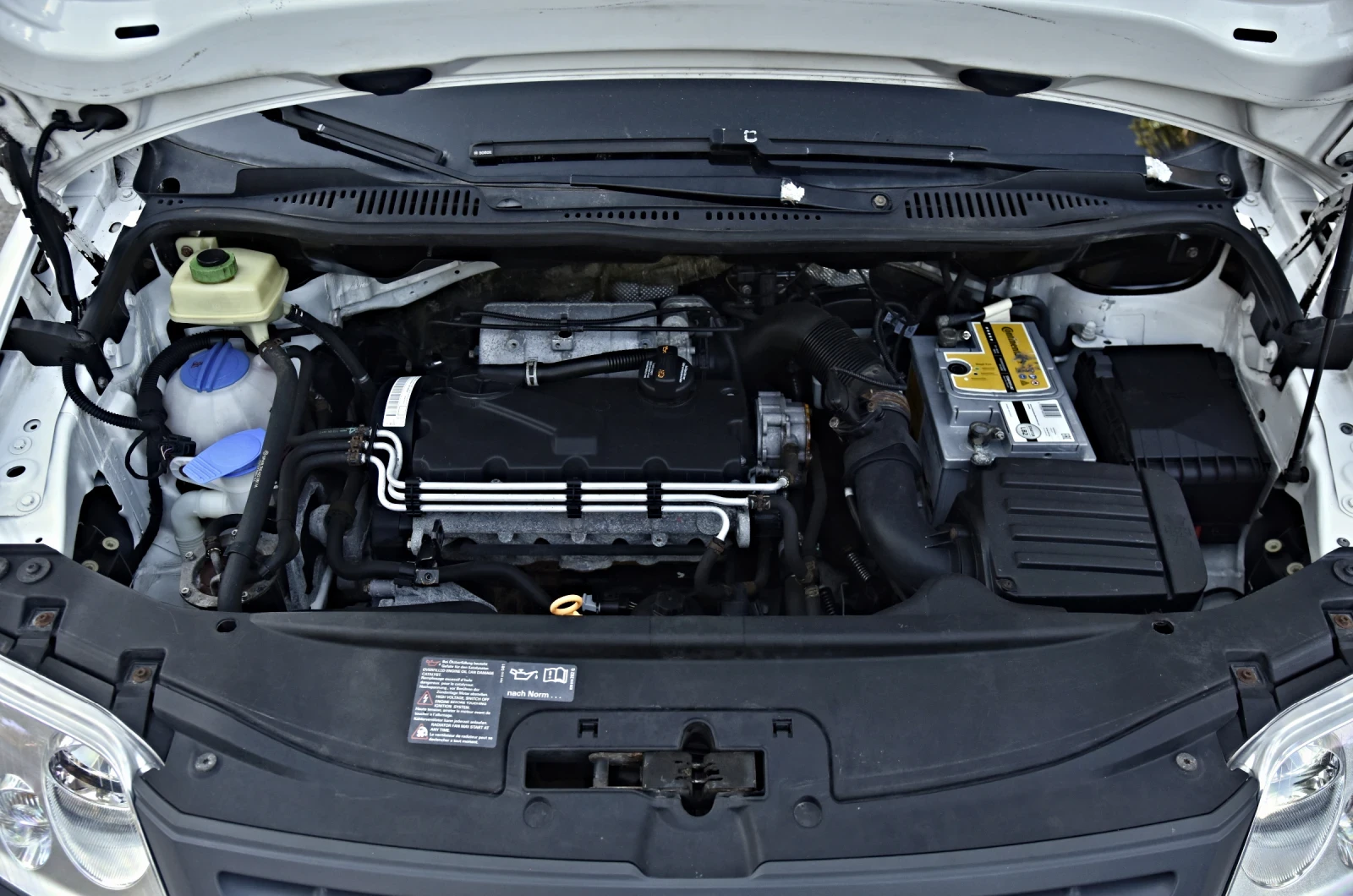 VW Touran, снимка 16 - Автомобили и джипове - 55653084