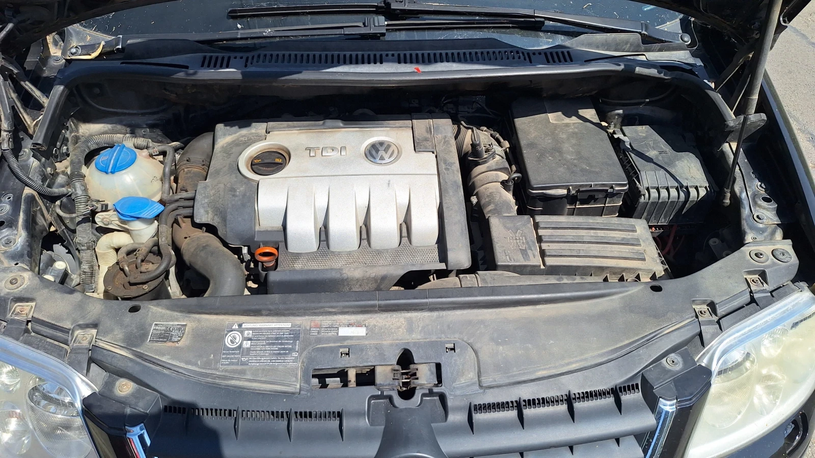 VW Touran, снимка 6 - Автомобили и джипове - 55776060