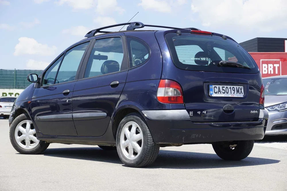 Renault Megane Scenic, снимка 6 - Автомобили и джипове - 55943294