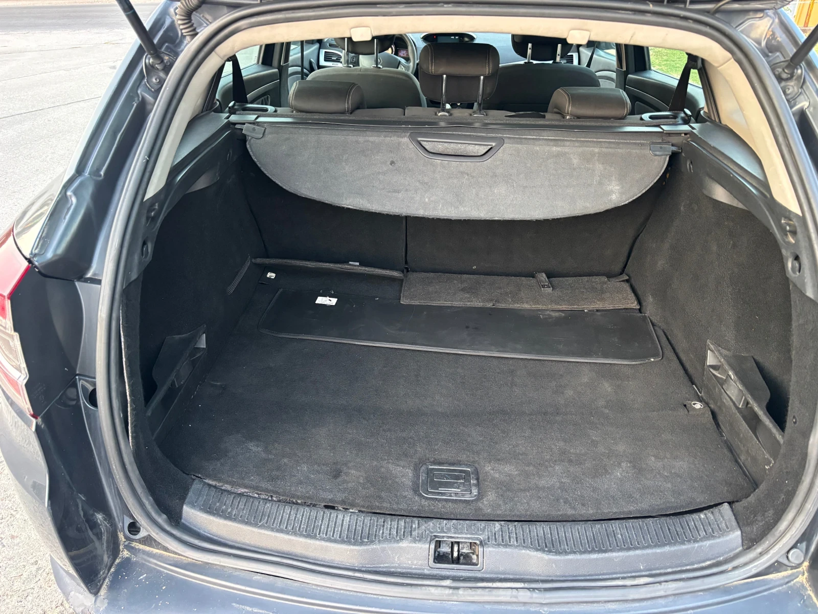Renault Megane, снимка 11 - Автомобили и джипове - 56039737