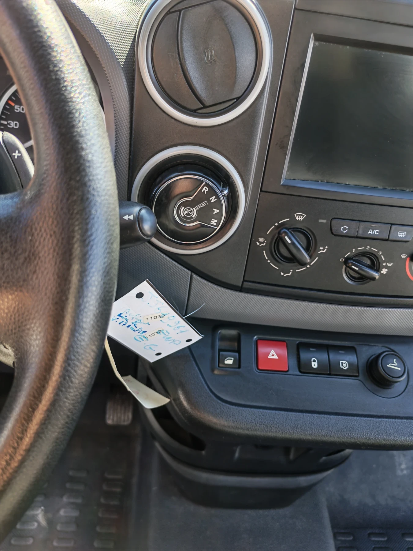 Citroen Berlingo 1.6 BHDI Avtomat, снимка 9 - Автомобили и джипове - 56121032