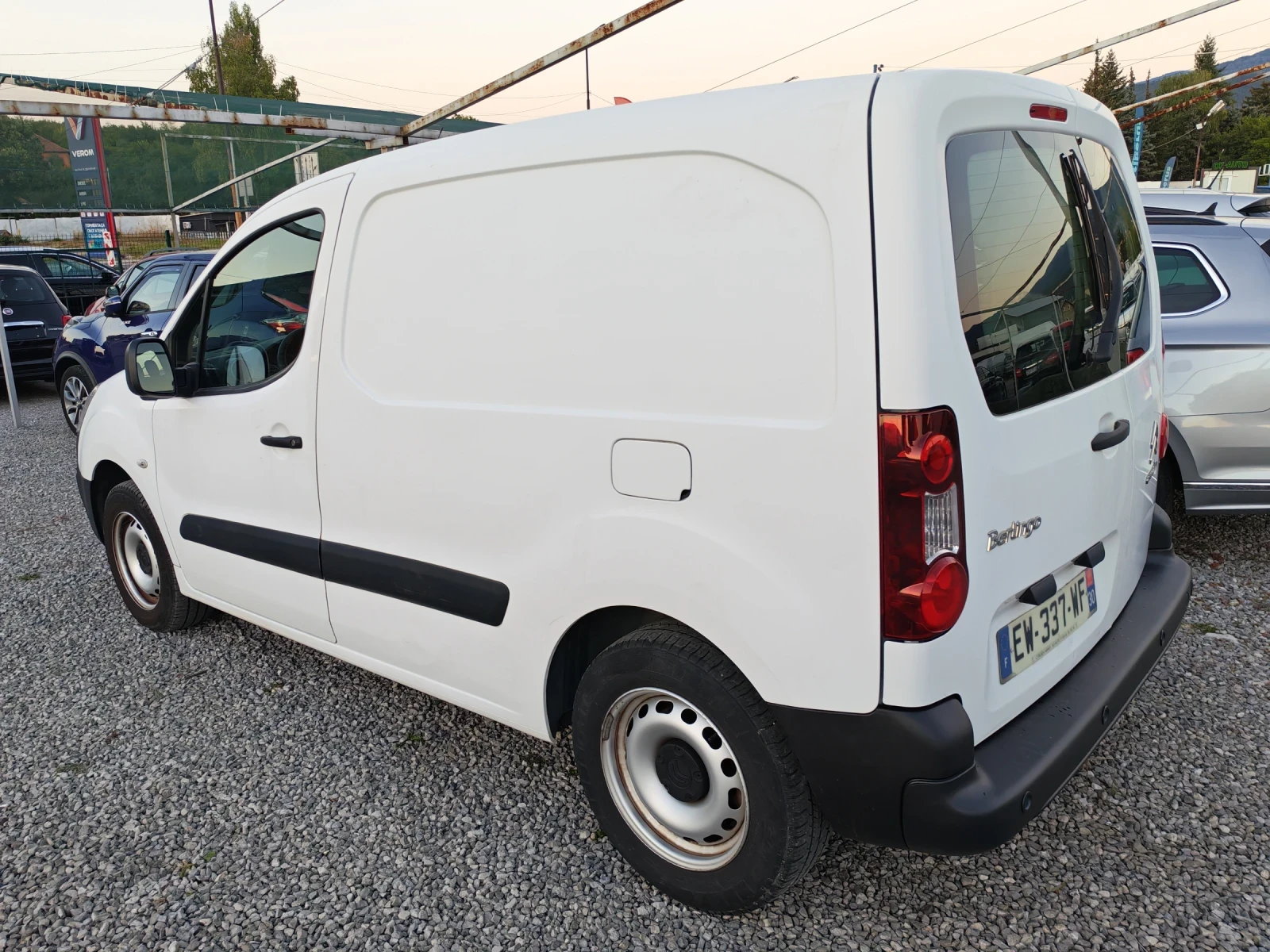 Citroen Berlingo 1.6 BHDI Avtomat, снимка 4 - Автомобили и джипове - 56121032