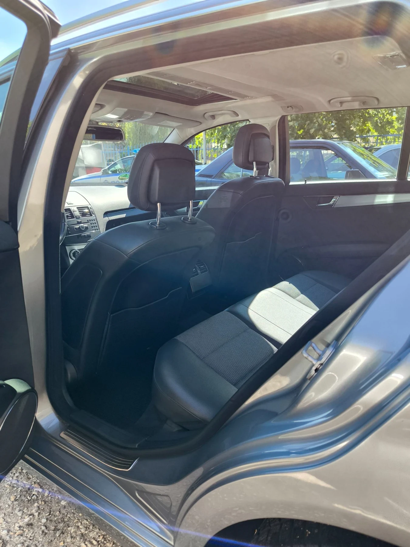 Mercedes-Benz C 220 Топ състояние , снимка 13 - Автомобили и джипове - 56205513
