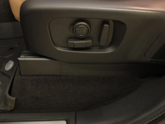 Land Rover Discovery D300 Dynamic HSE - изображение 9