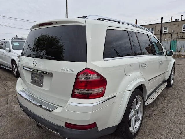 Mercedes-Benz GL 550 4MATIC* 5.5* ТЕЛЕВИЗОРИ* КАМЕРА* ШИБИДАХ* ПОДГРЕВ, снимка 4 - Автомобили и джипове - 55302165