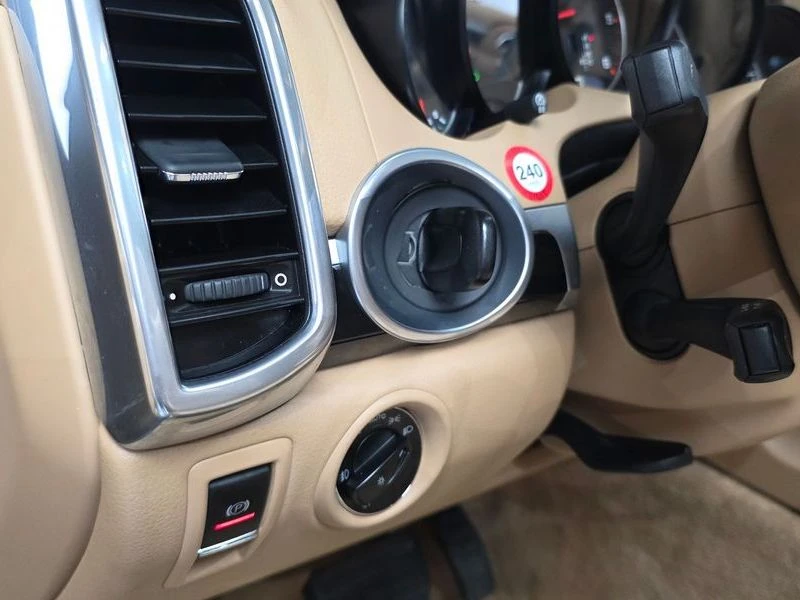Porsche Cayenne 3.0 Diesel| 245к.с., снимка 17 - Автомобили и джипове - 55987384
