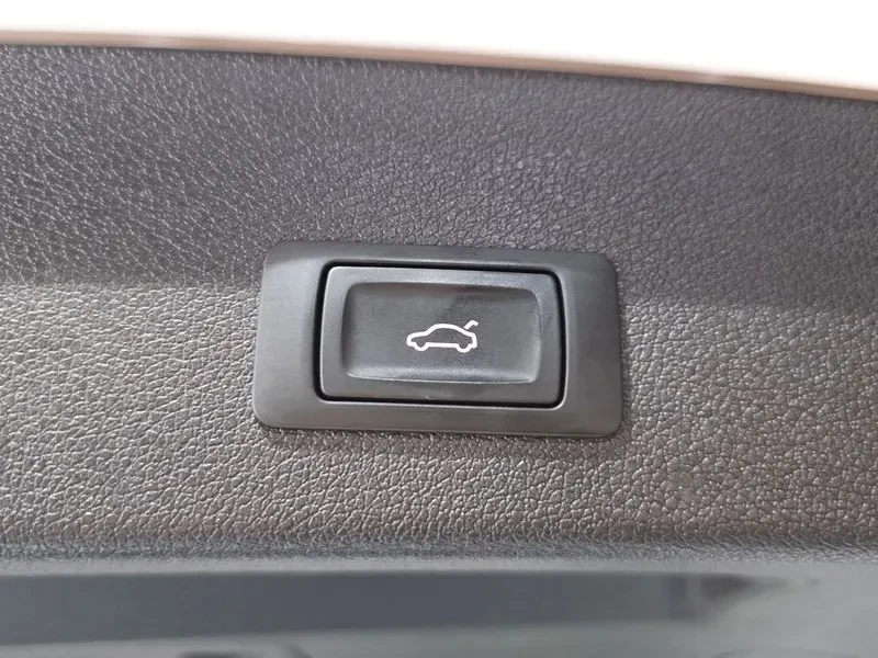 Audi Q5 2.0 TDI Quattro - САМО 30% АВАНС, снимка 16 - Автомобили и джипове - 56007922