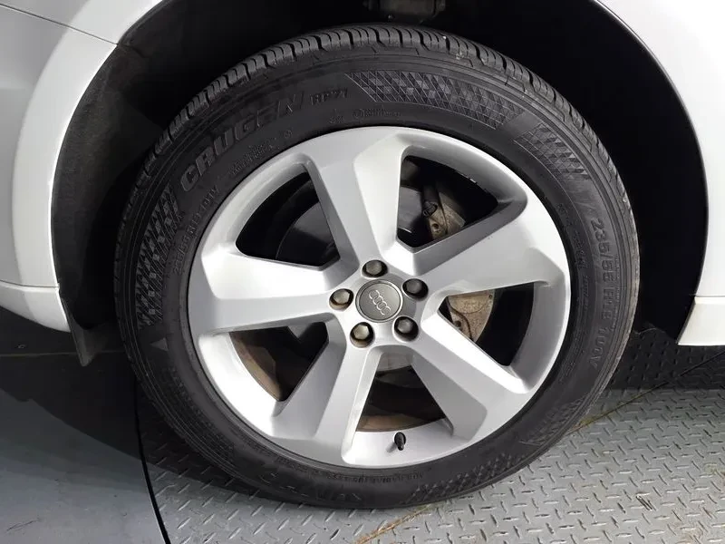 Audi Q5 2.0 TDI Quattro - САМО 30% АВАНС, снимка 4 - Автомобили и джипове - 56007922