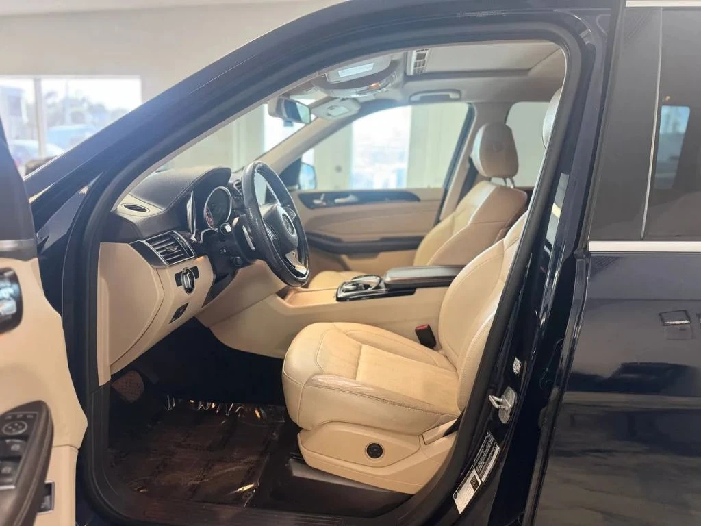 Mercedes-Benz GLS 4MATIC* Moonroof* PARKTRONIC* Lane Keeping* Blind  - изображение 9