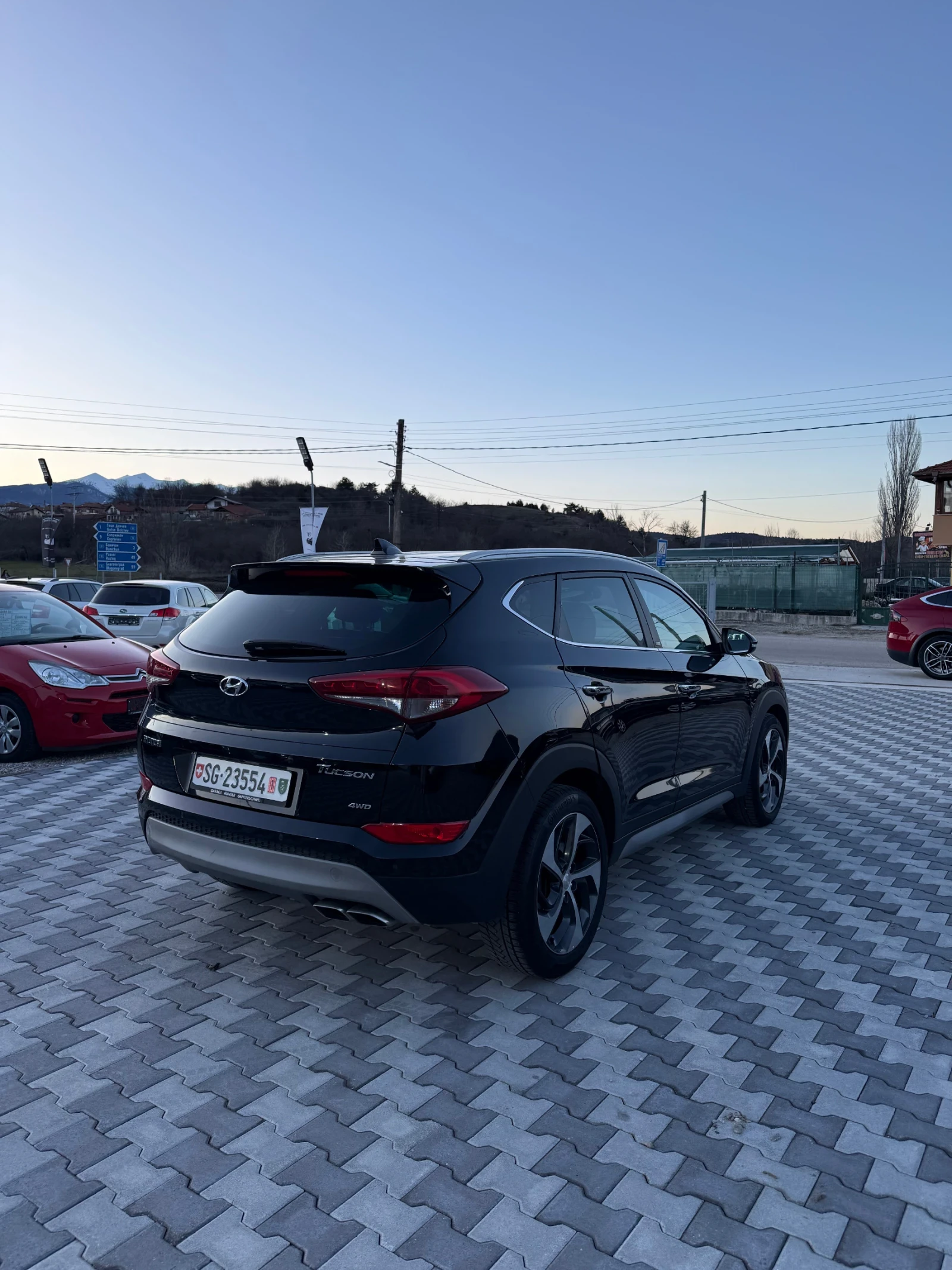 Hyundai Tucson 4x4 сервизна история , снимка 4 - Автомобили и джипове - 53362320