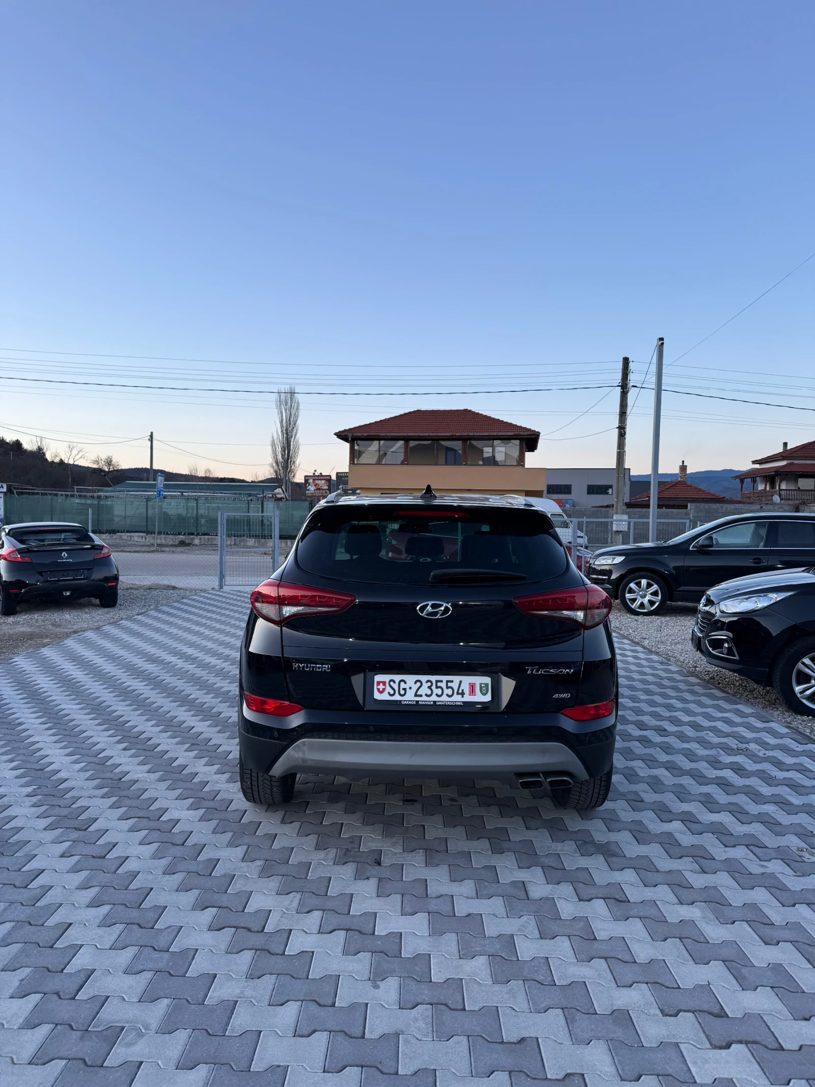 Hyundai Tucson 4x4 сервизна история , снимка 5 - Автомобили и джипове - 53362320