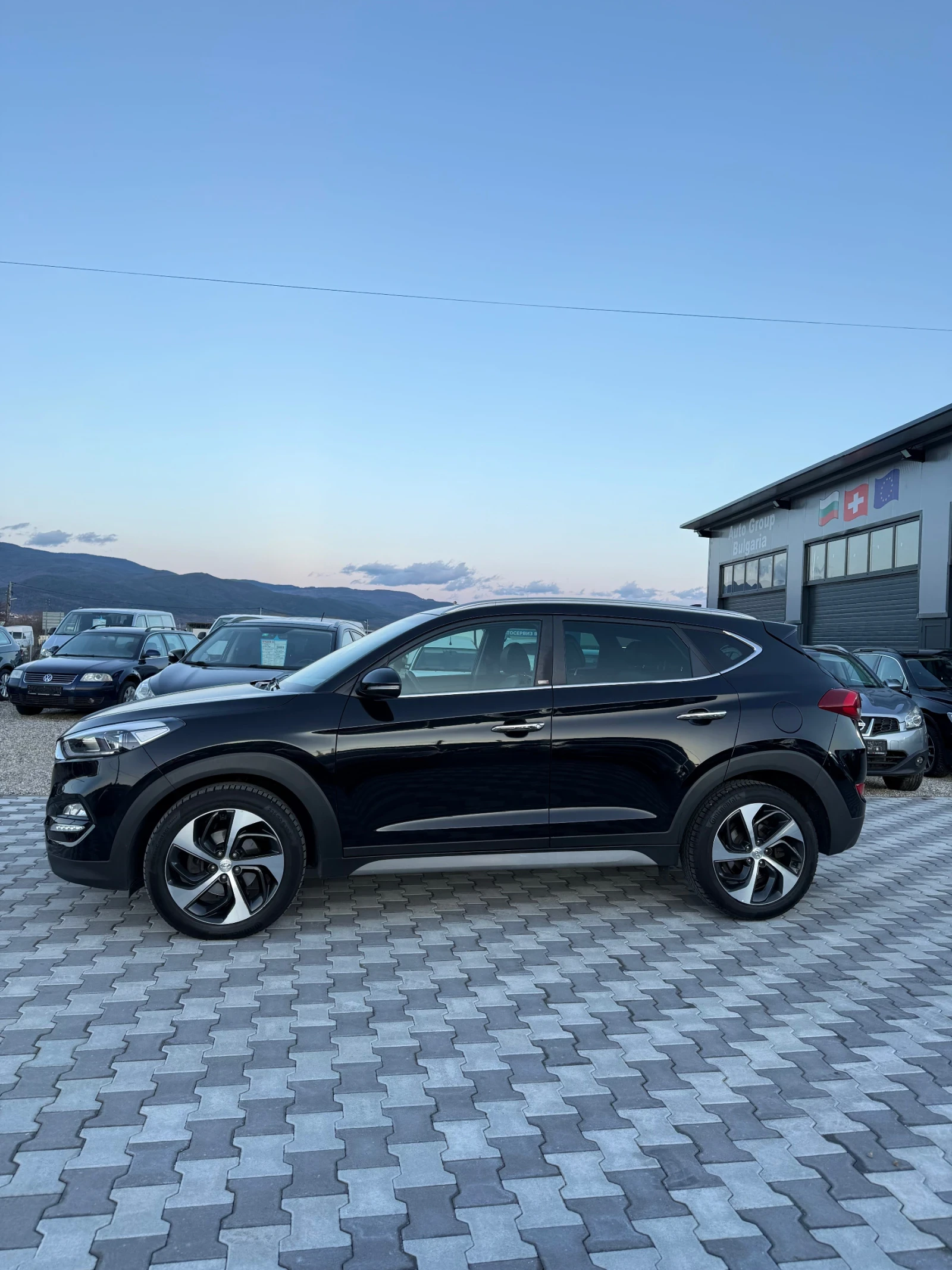 Hyundai Tucson 4x4 сервизна история , снимка 8 - Автомобили и джипове - 53362320