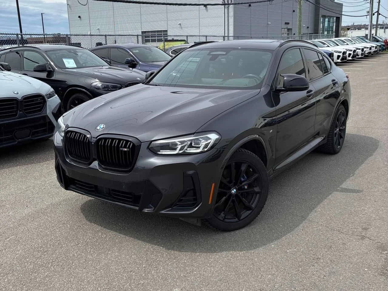 BMW X4 M40i| DISTR| HUD| SHADOW| PANO| ПОДГРЕВИ + ГУМИ