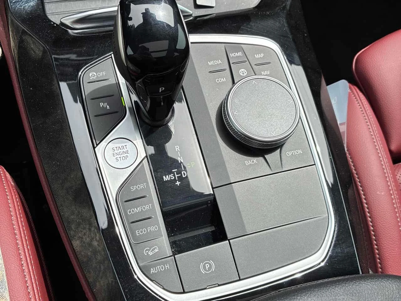 BMW X4 M40i| DISTR| HUD| SHADOW| PANO| ПОДГРЕВИ + ГУМИ, снимка 12 - Автомобили и джипове - 54545936