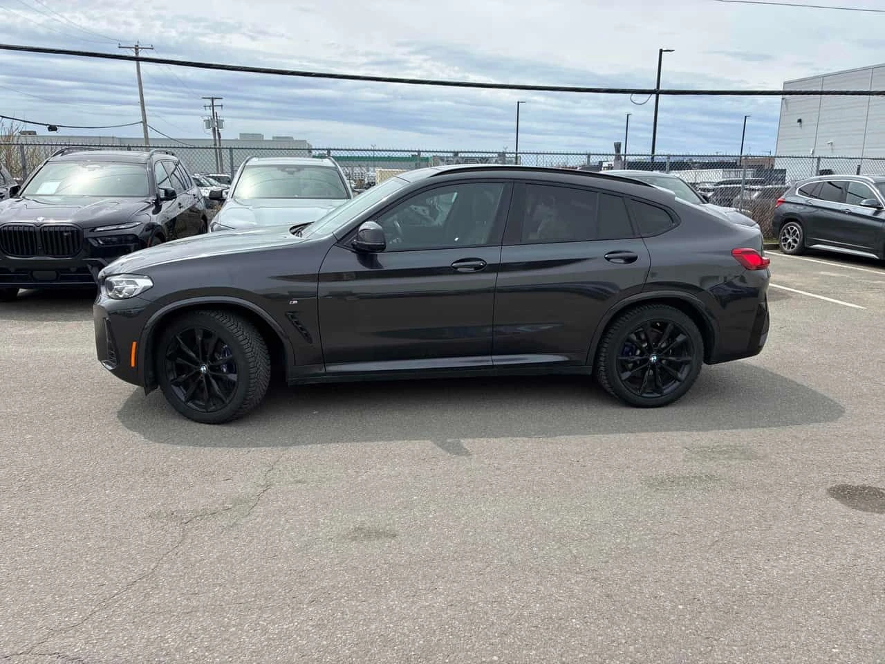 BMW X4 M40i| DISTR| HUD| SHADOW| PANO| ПОДГРЕВИ + ГУМИ, снимка 3 - Автомобили и джипове - 54545936