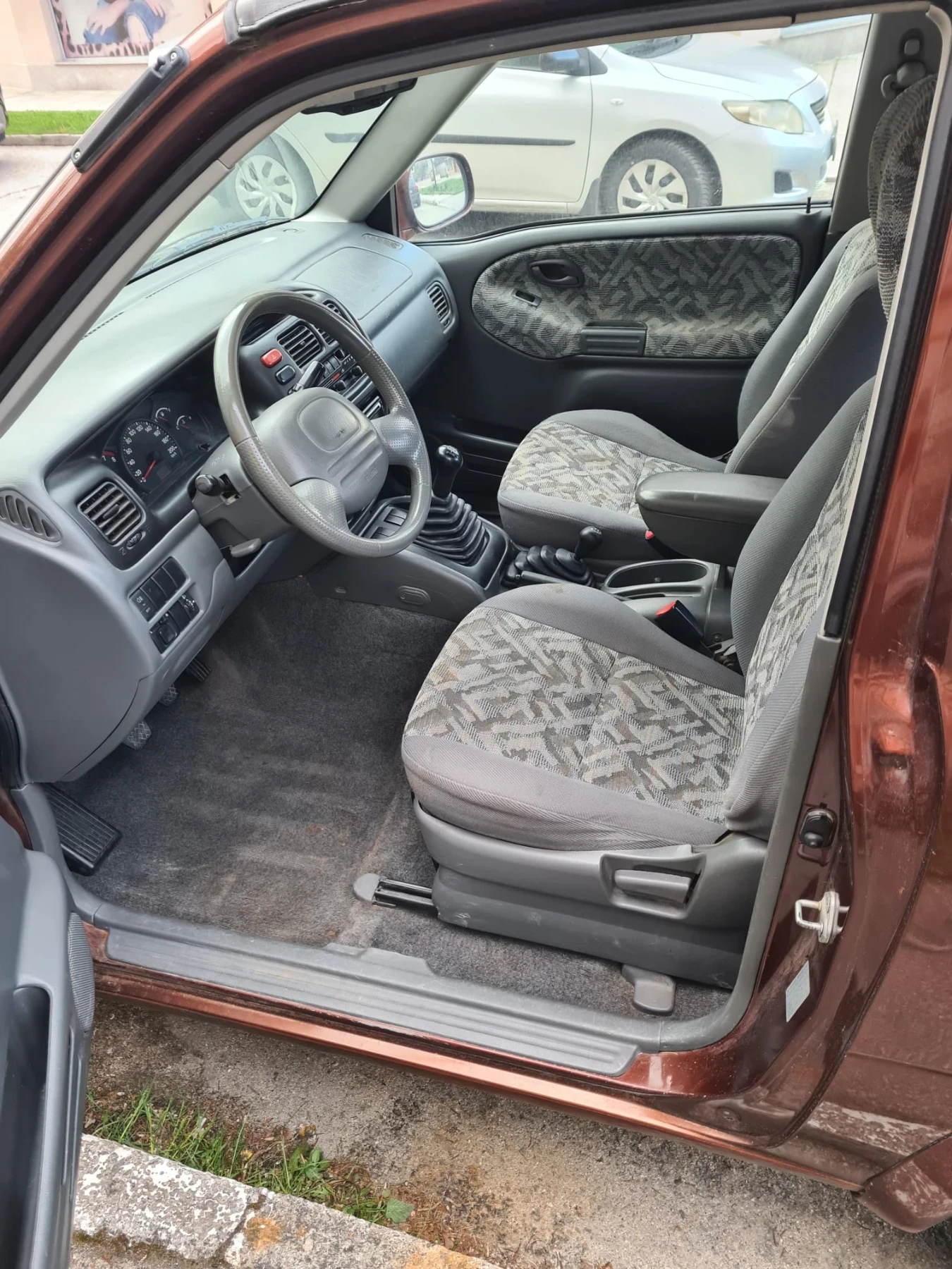 Suzuki Grand vitara Купе, снимка 9 - Автомобили и джипове - 54560996