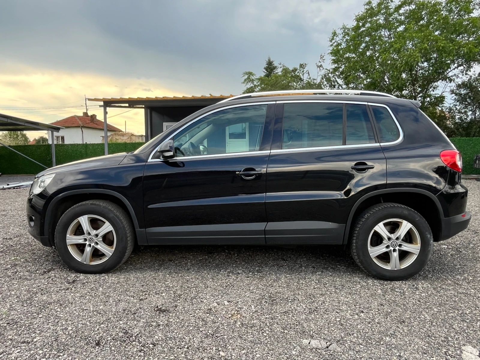 VW Tiguan 2.0TDI 4x4 КСЕНОН, снимка 4 - Автомобили и джипове - 55002814