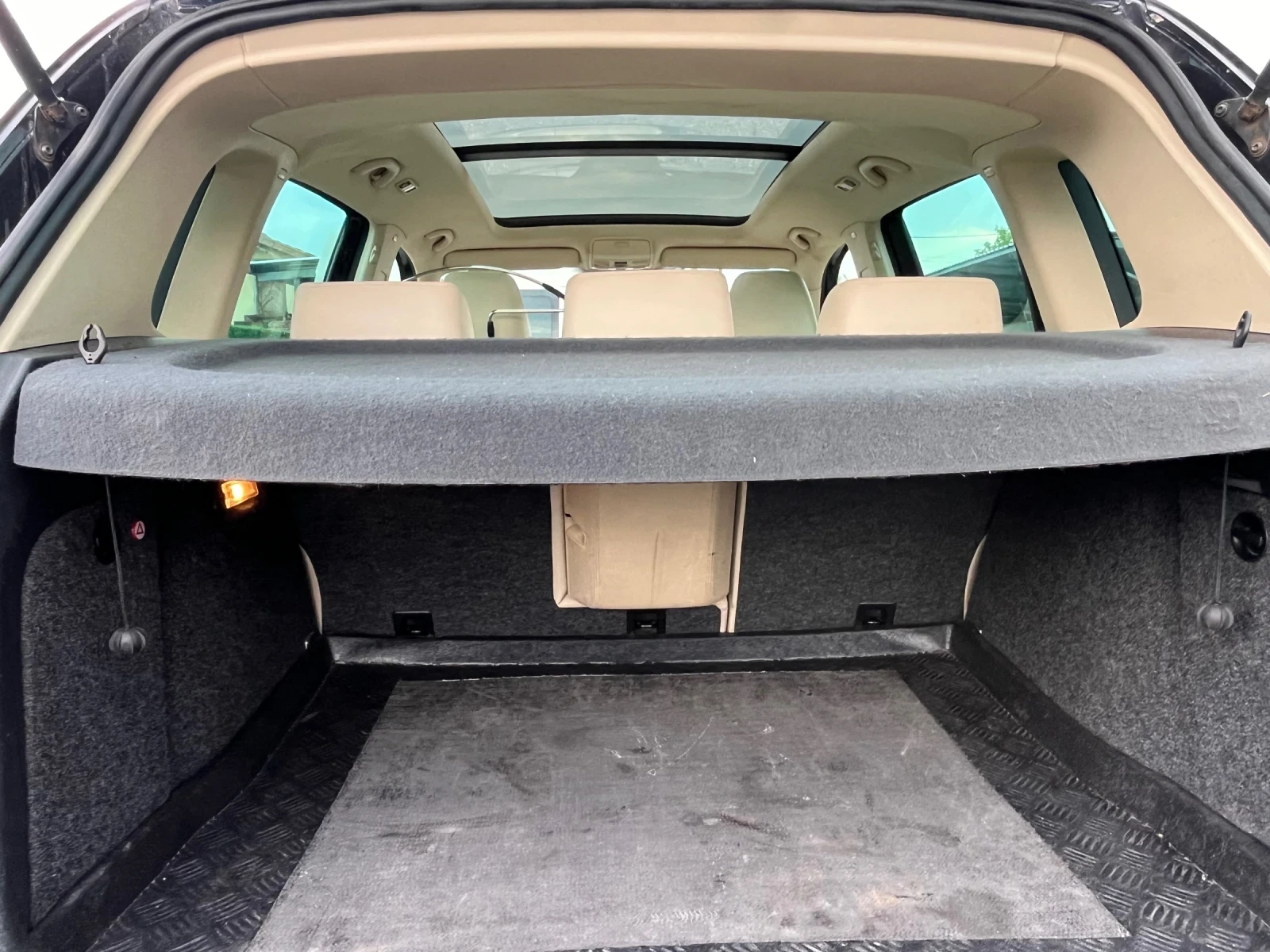 VW Tiguan 2.0TDI 4x4 КСЕНОН, снимка 10 - Автомобили и джипове - 55002814