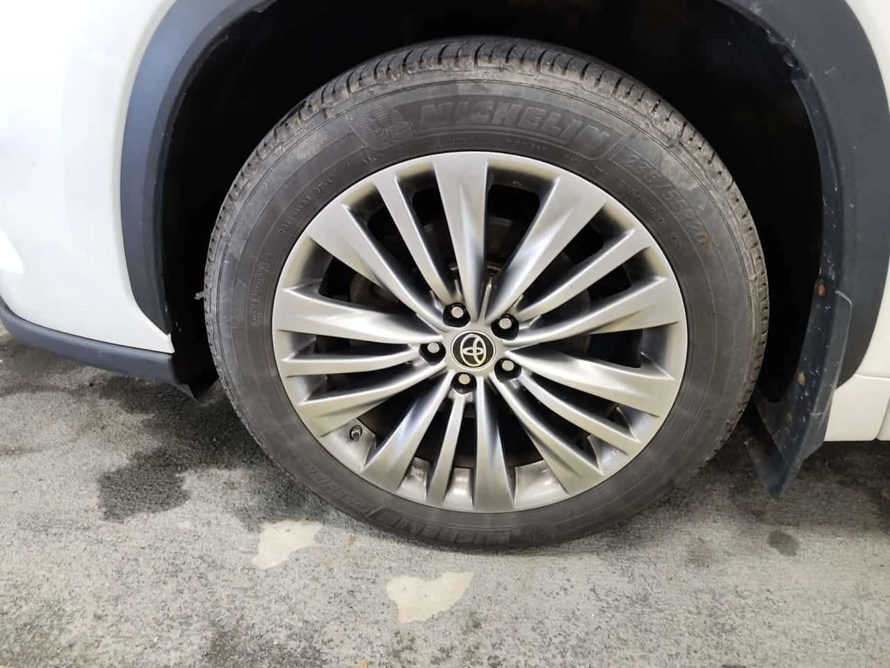 Toyota Highlander LIMITED| PANO| 360| ОБДУХВАНЕ| 2 КЛЮЧА| 7 МЕСТА, снимка 5 - Автомобили и джипове - 55279106