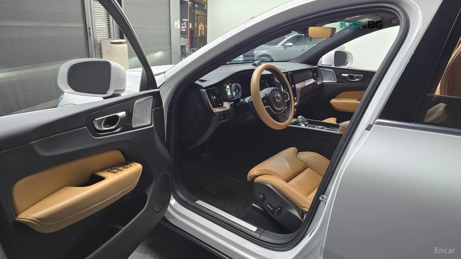 Volvo XC60 B5* INSCRIPTION* 360* HUD* PANO* ПОДГРЕВ* ОБДУХВАН, снимка 9 - Автомобили и джипове - 55279188