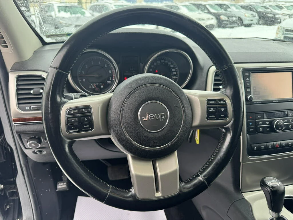Jeep Grand cherokee Limited 4x4 5.7 * DISTRONIC * ОБДУХ * TV * KAMEPA, снимка 15 - Автомобили и джипове - 55296413