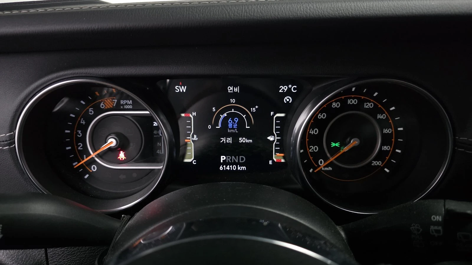 Jeep Wrangler 2.0* KEYLESS* BLIND SPOT* КРАЙНА ЦЕНА, снимка 8 - Автомобили и джипове - 55336533
