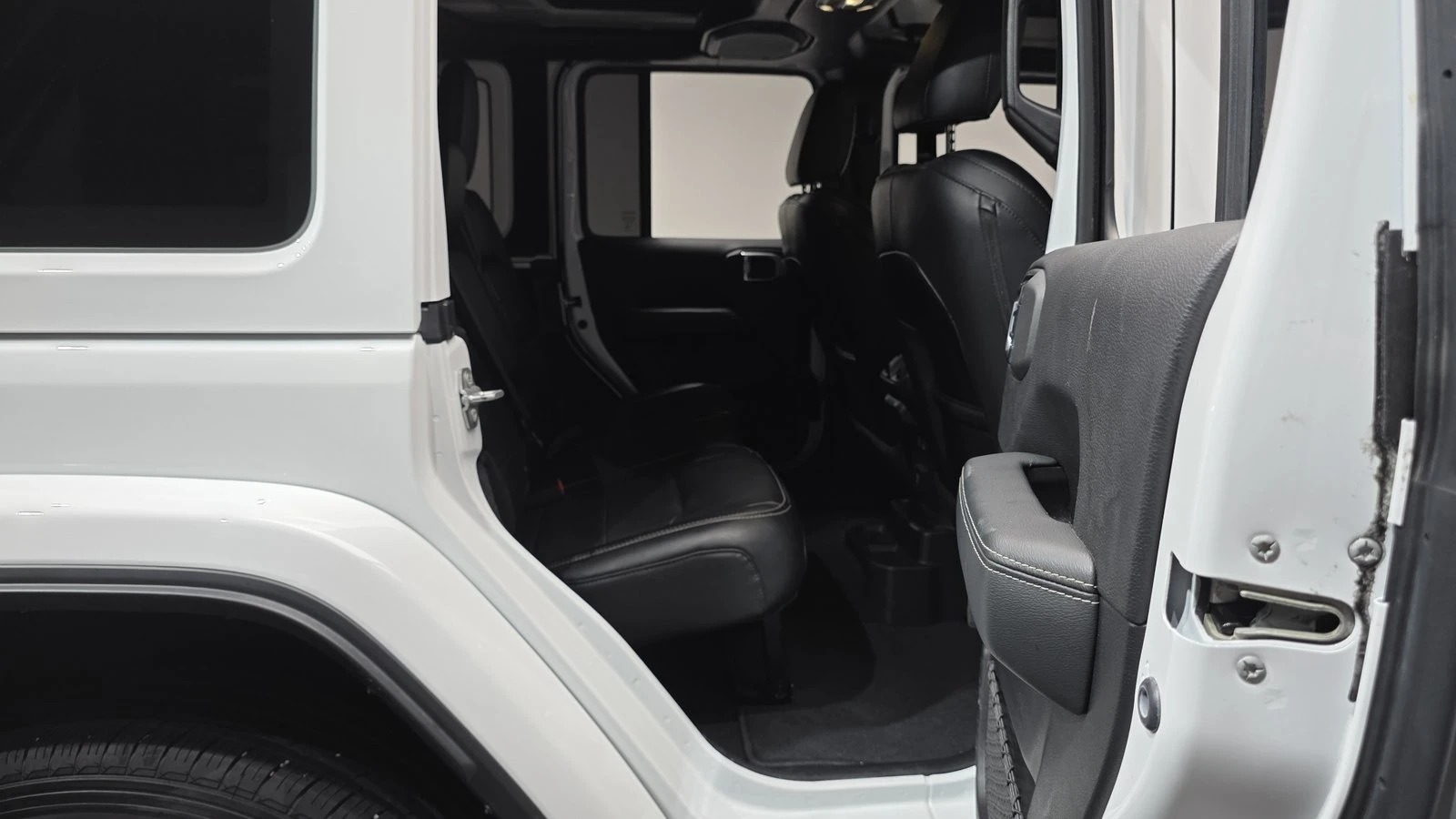 Jeep Wrangler 2.0* KEYLESS* BLIND SPOT* КРАЙНА ЦЕНА, снимка 11 - Автомобили и джипове - 55336533