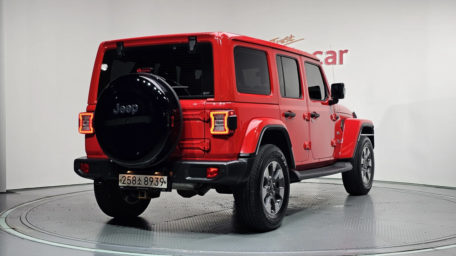 Jeep Wrangler 2.0* BLIND SPOT* ПОДГРЕВ ВОЛАН* КРАЙНА ЦЕНА, снимка 2 - Автомобили и джипове - 55336533