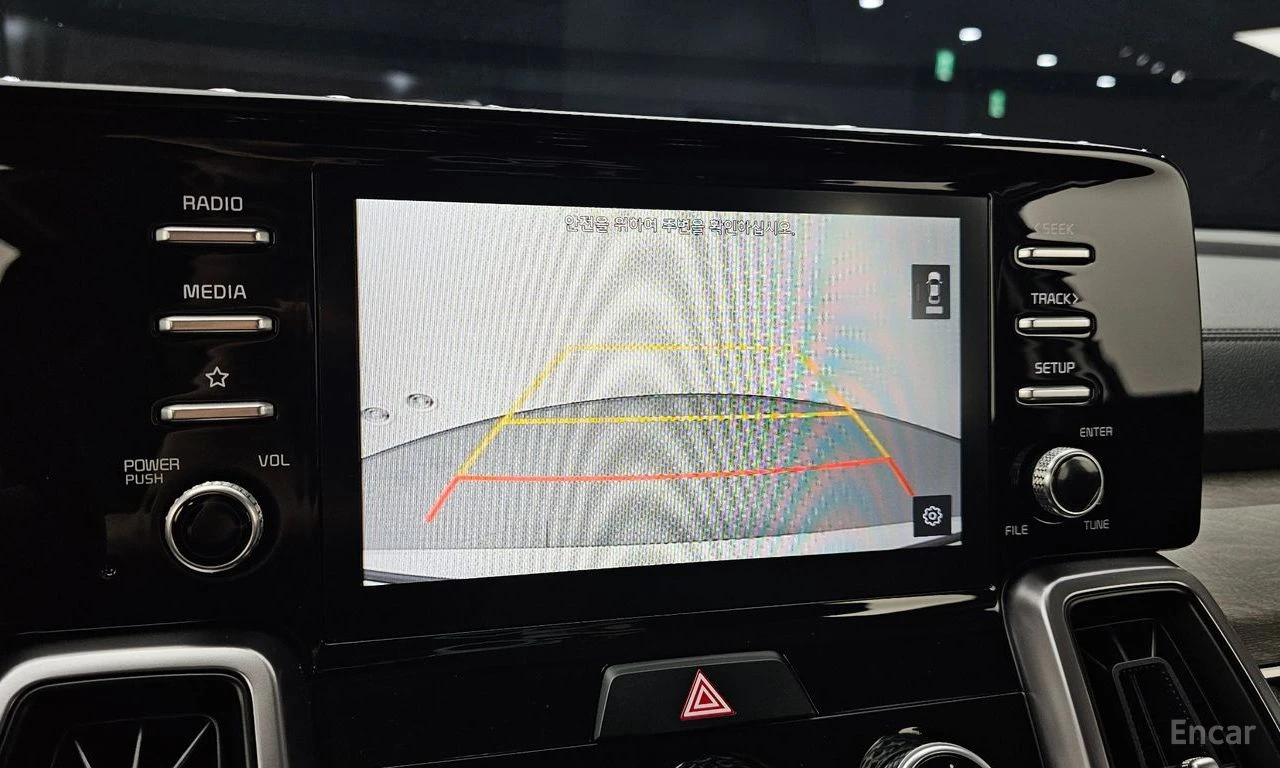 Kia Sorento 2.2D Trendy 4x4* ПОДГРЕВ* КАМЕРА* КРАЙНА ЦЕНА* , снимка 11 - Автомобили и джипове - 55485171